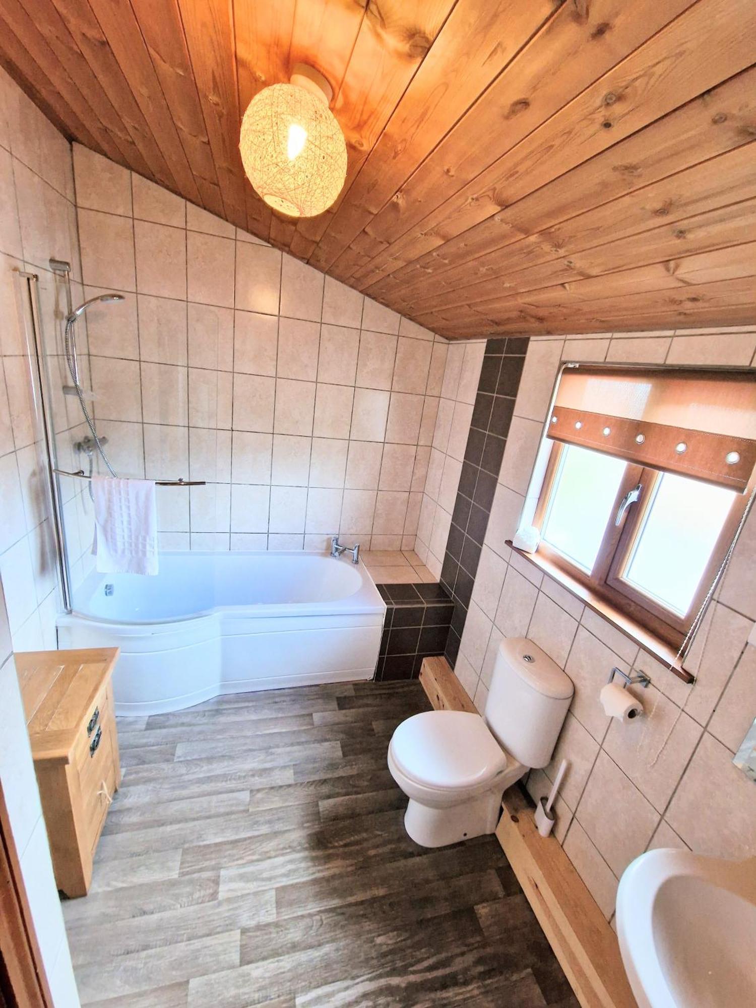 Torridon 1 With Private Hot Tub - Fife - Loch Leven - Lomond Hills- Pet Friendly Villa Kelty Eksteriør billede
