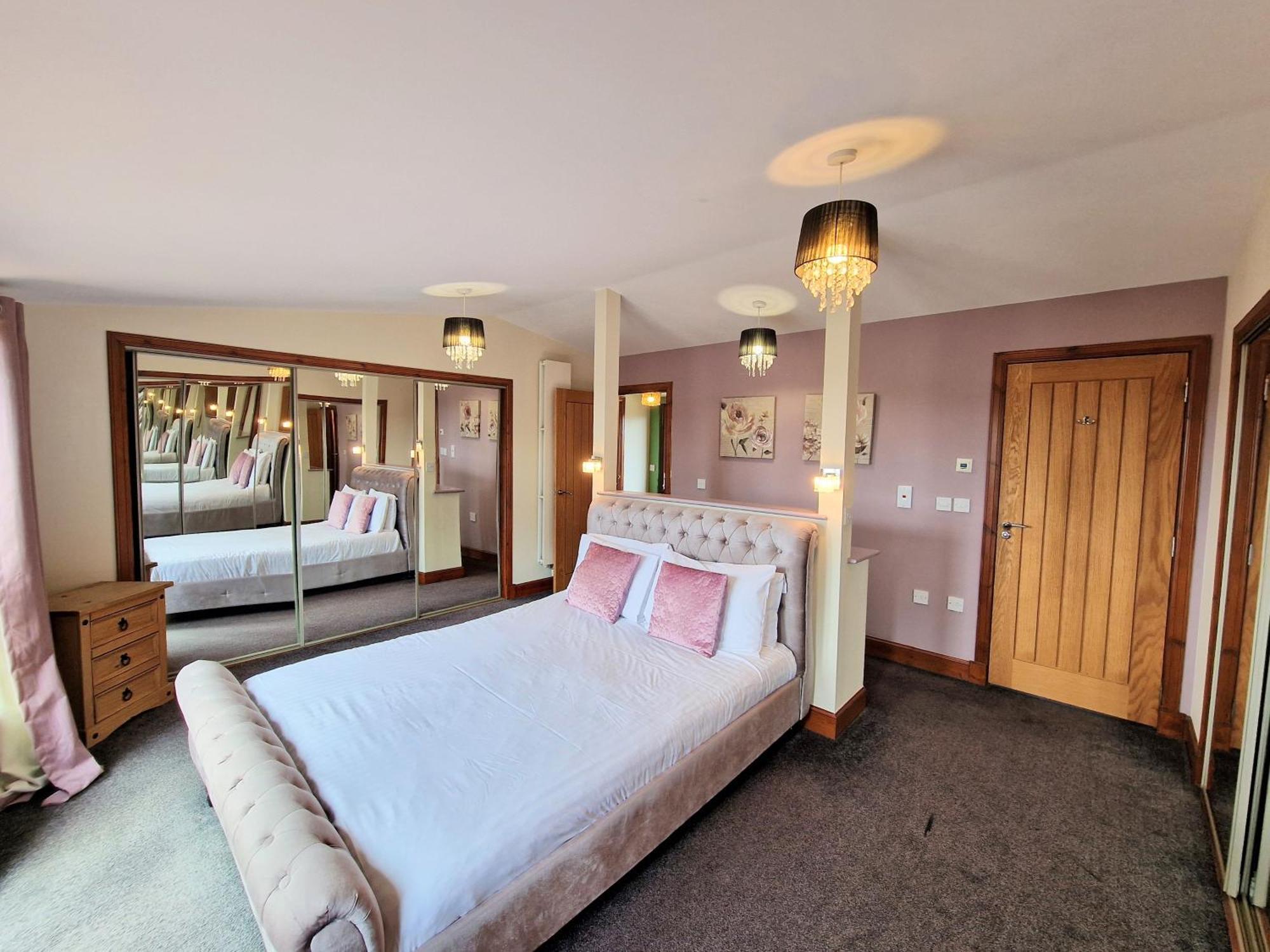 Torridon 1 With Private Hot Tub - Fife - Loch Leven - Lomond Hills- Pet Friendly Villa Kelty Eksteriør billede